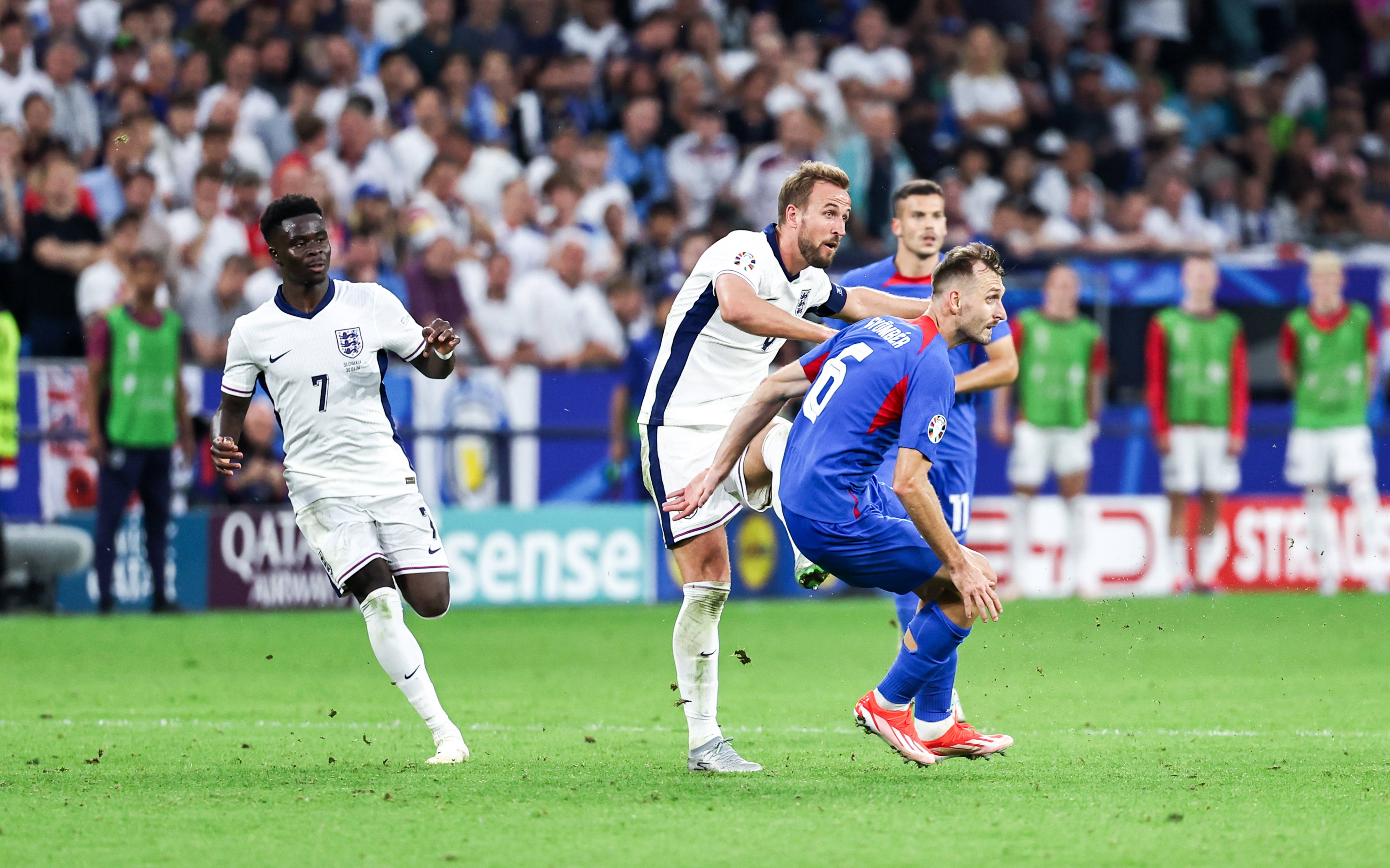 一触即发!欧洲预赛的激烈对抗 一触即发!欧洲预赛的激烈对抗