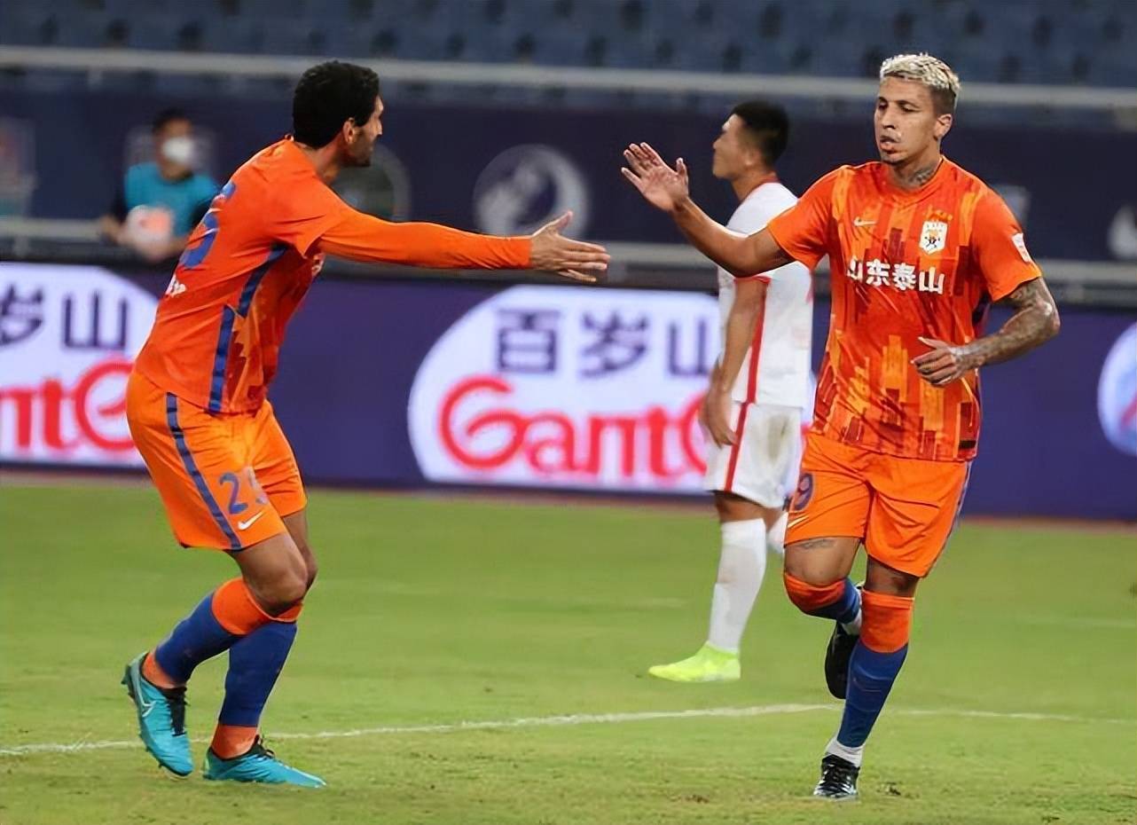 沃特费斯堡队客场告捷，继续领跑积分