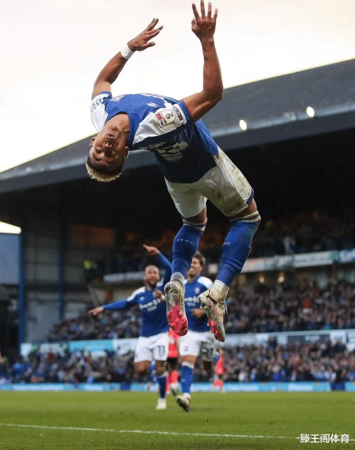 伊普斯威奇主场战平，教练考虑全新战术